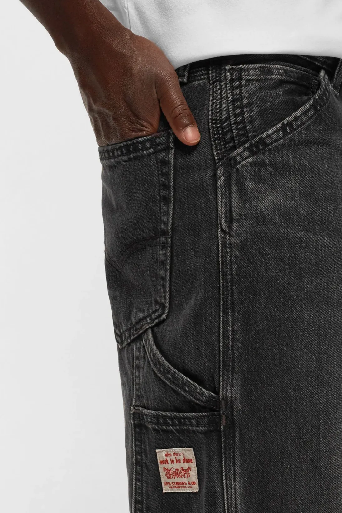 LEVI'S 568 LOOSE STRAIGHT CARPENTER - GOING BACKWARDS